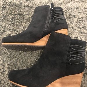 Dr. Scholl’s black ankle boots w/memory cool foam